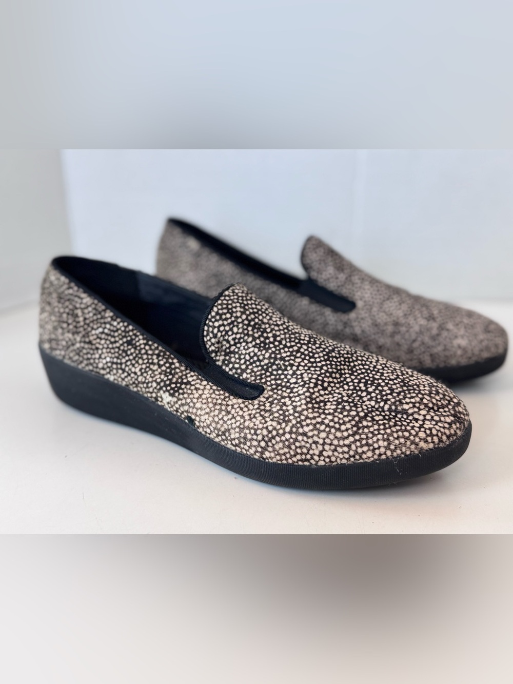 FitFlop Black Dotted Fur Leather Slip On Comfort Loafer Wedge Women's Shoes 38.5 - Picture 2 of 10